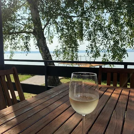 Lakeside Apartman Holiday home *