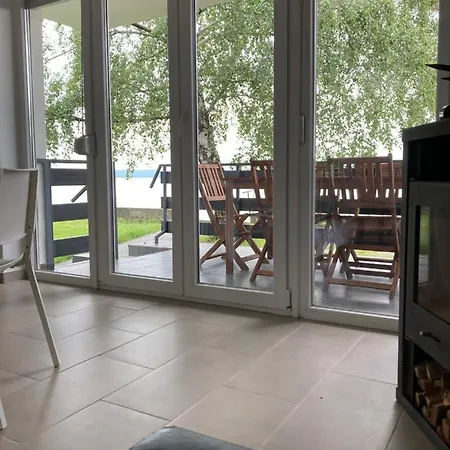 Lakeside Apartman Holiday home Balatonszarszo